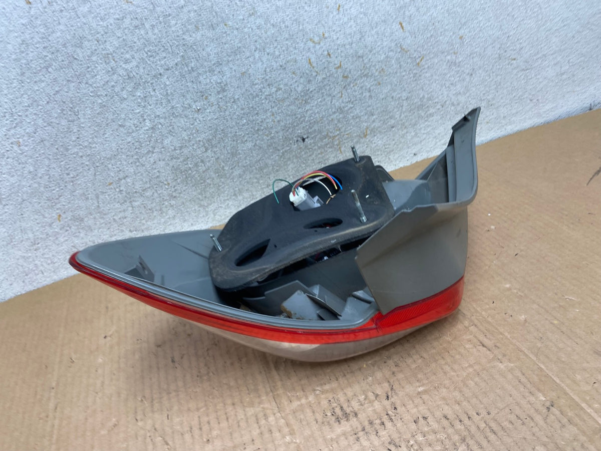 2009 - 2014 Toyota Matrix Left Driver LH Side Tail Light AI6633 LK4