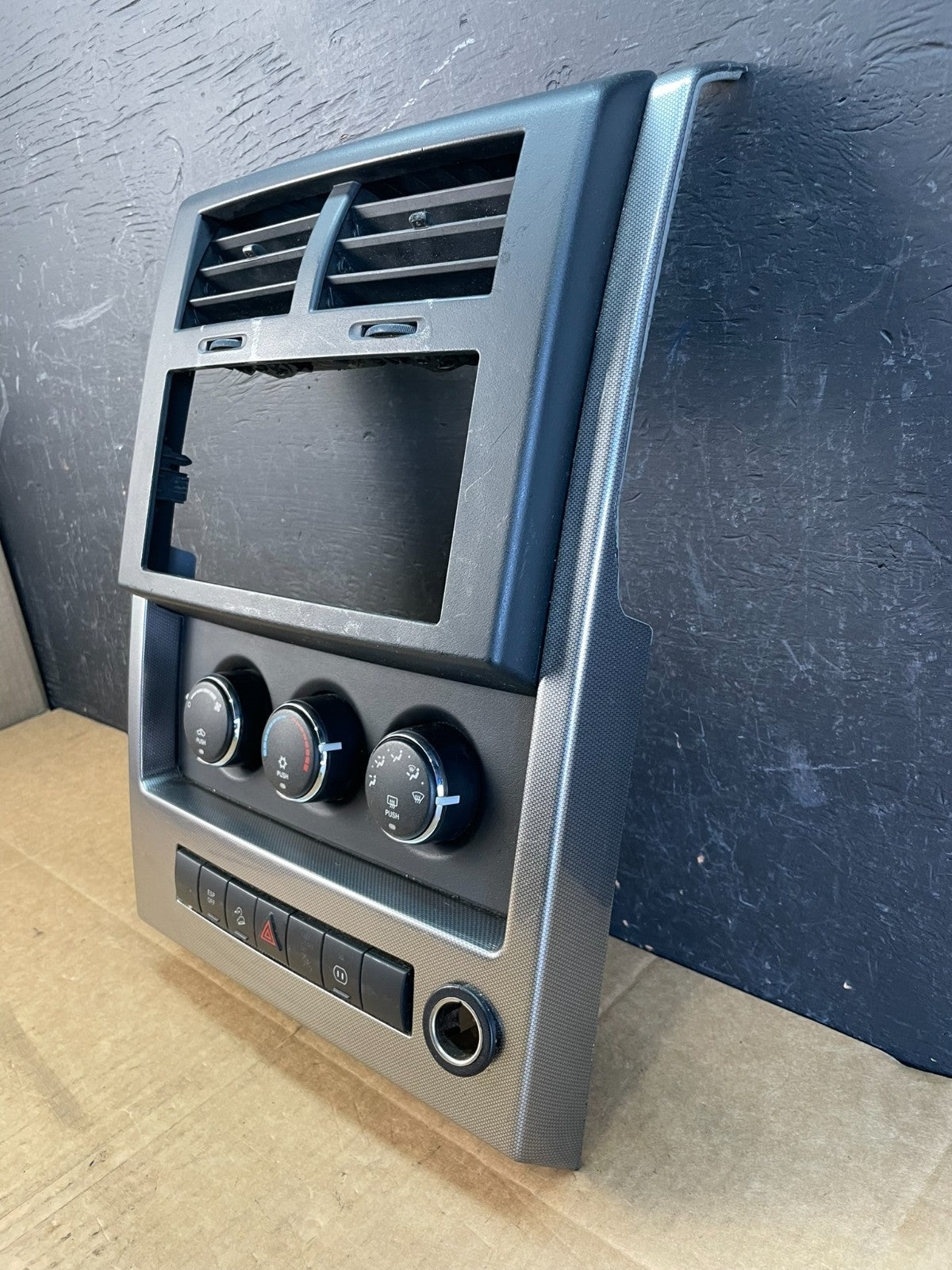 2008 to 2012 Jeep Liberty Dash Climate Temperature Control Radio Bezel AC5216 DG2