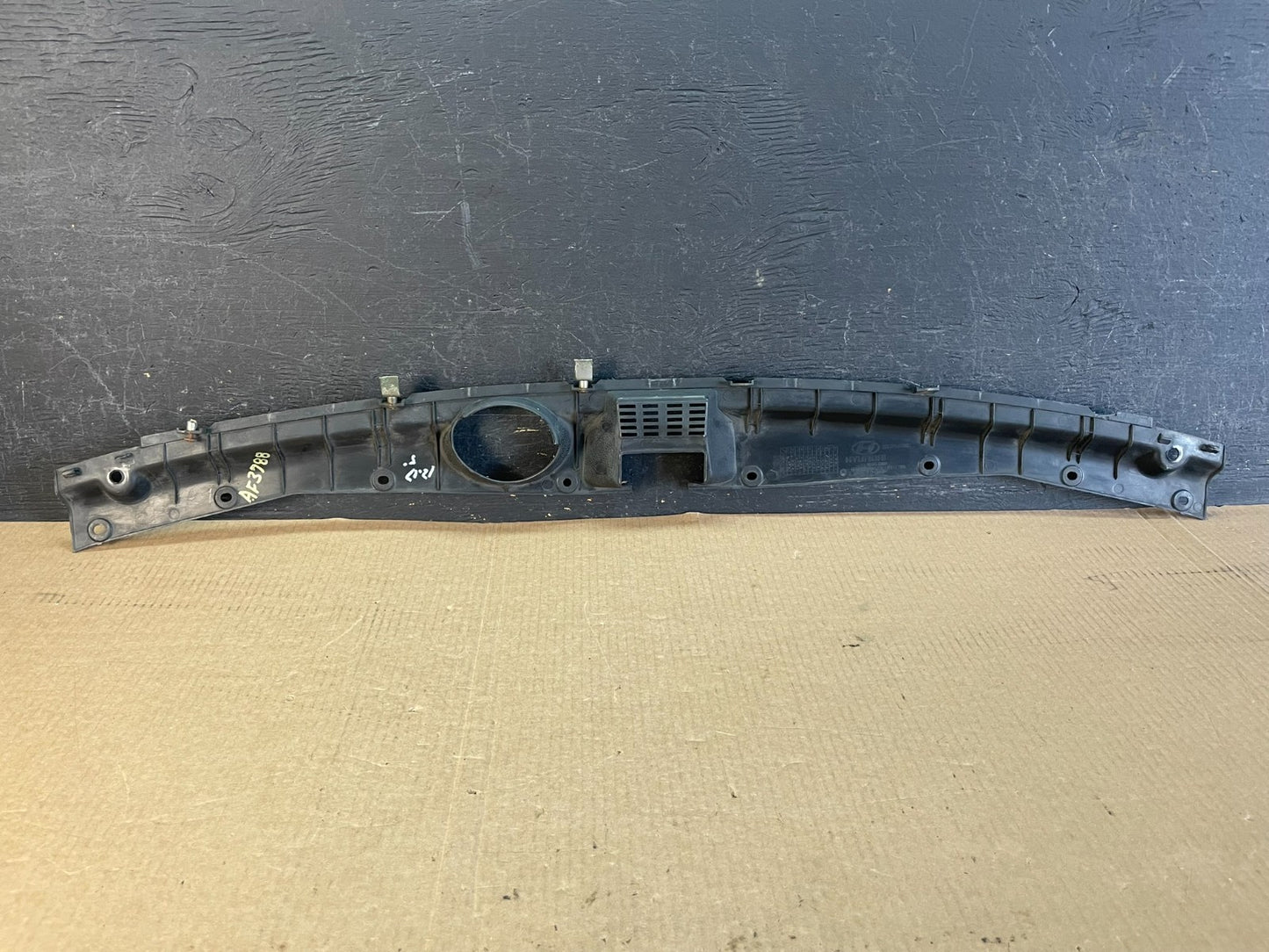 2008 to 2012 Hyundai Veracruz Front Upper Radiator Molding AF37883