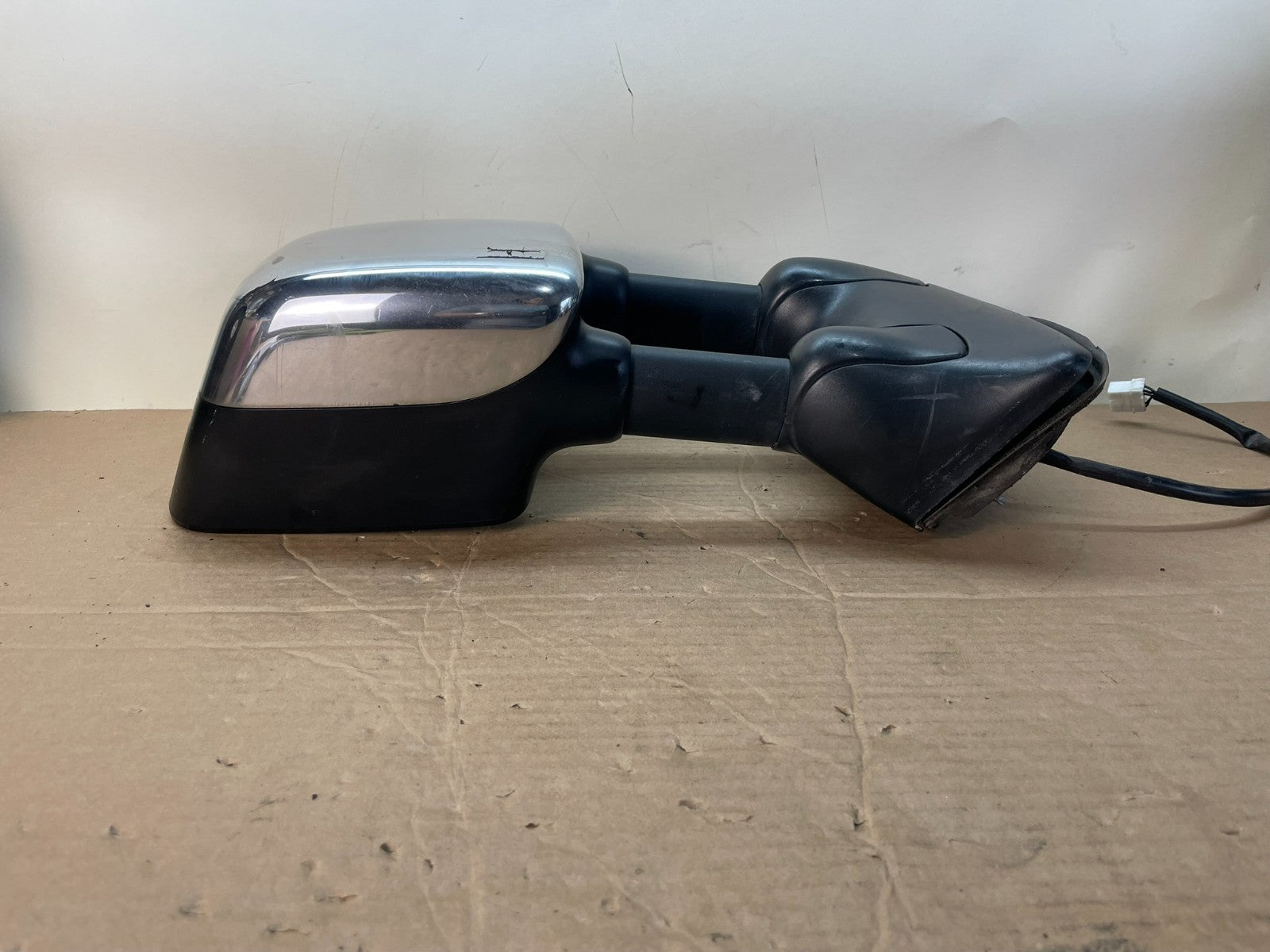 2004 to 2015 Nissan Titan SE Right Passenger View Door Mirror AG9882 DW3