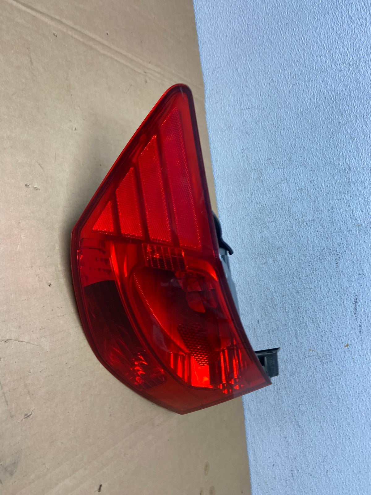 2010 - 2013 Kia Forte Left Driver LH Side Tail Light Ad2607 LK2