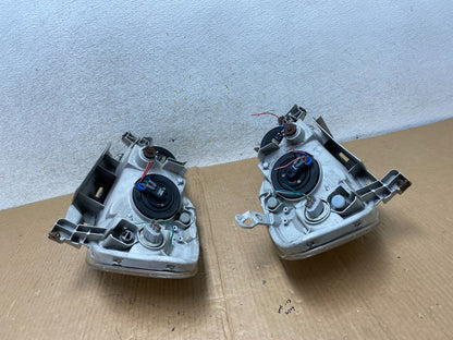 2003 to 2004 Toyota Corolla Left+Right Side Set Headlights AI6514 DW10