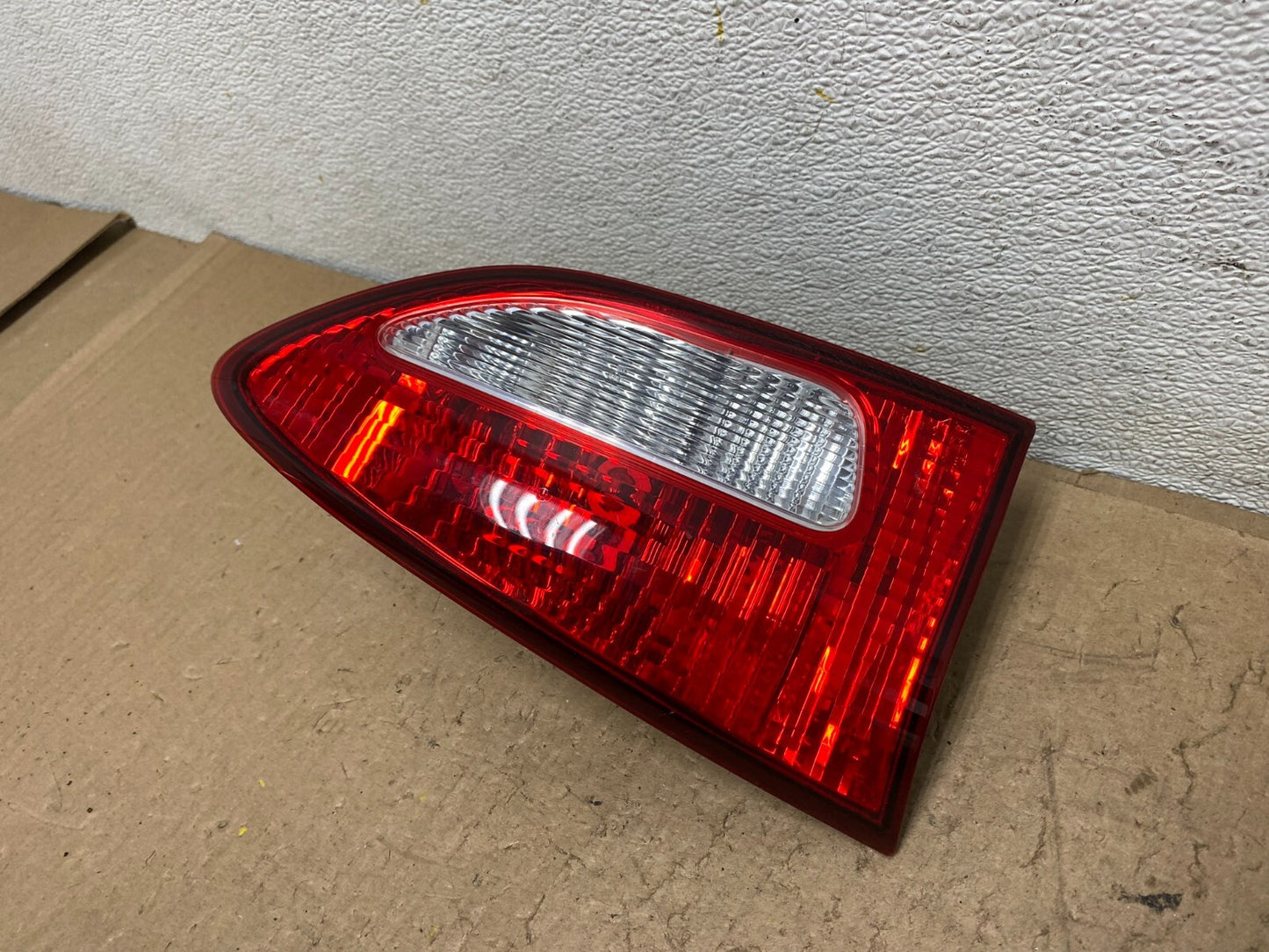 2006 2007 Subaru Tribeca B9 Left Driver Lh Side Tail Light Inner Oem D3650 DG11