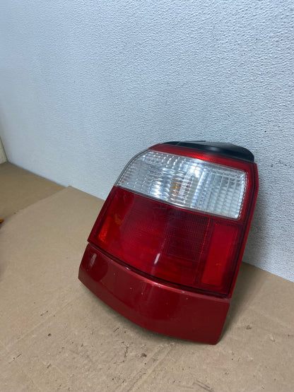 2001 - 2002 Subaru Forester Right Passenger RH Side Tail Light AE6067 LK1