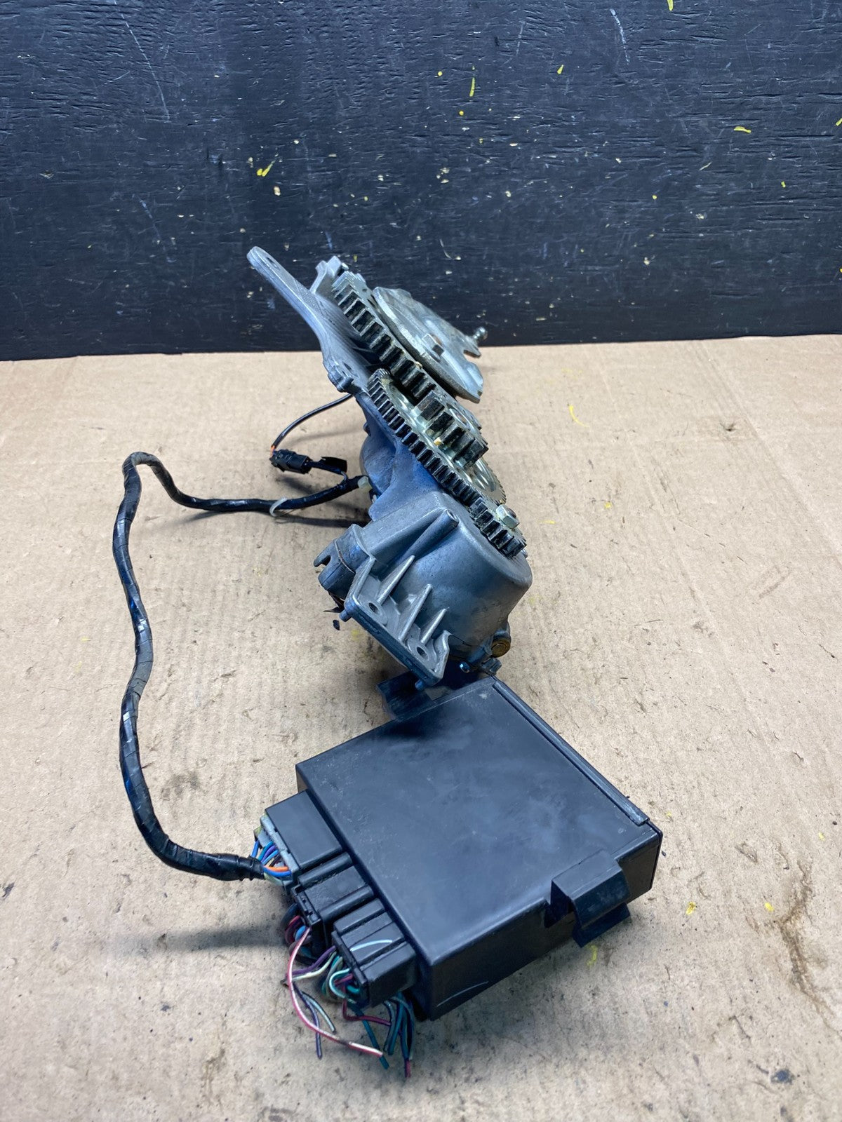 2007 2008 Acadia Enclave Escalade Suburban Liftgate Door Module Motor R8497 DG1