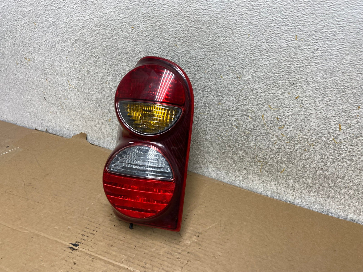 2005 2006 2007 Jeep Liberty Left Driver Lh Side Tail Light AH7898 LK2