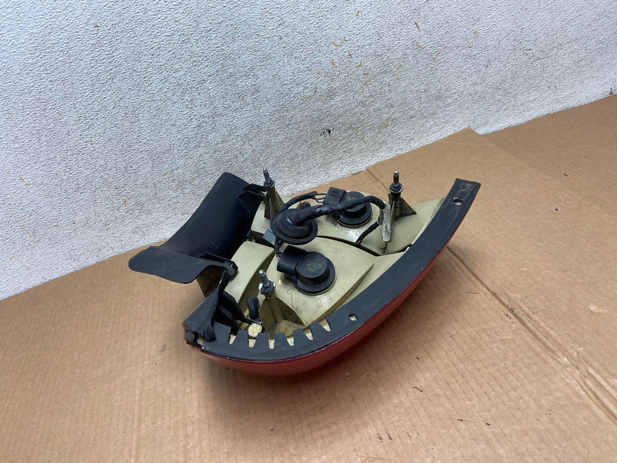 2003 to 2011 Lincoln Town Car Right Passenger Rh Tail Light AI3779 LK9