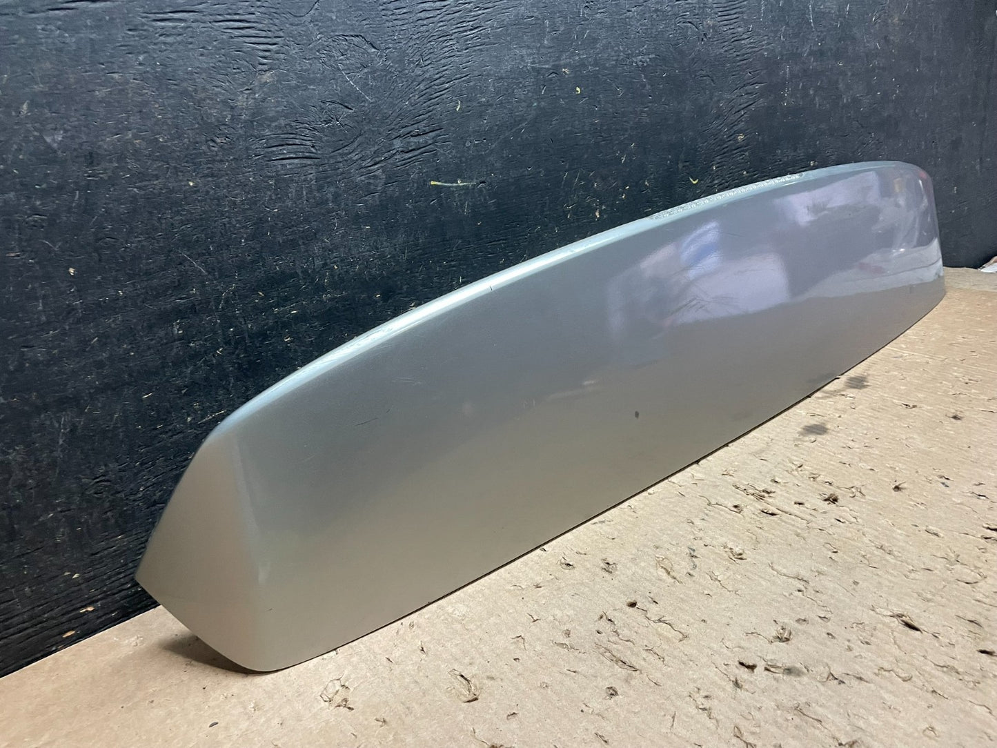 2006 to 2007 Subaru Tribeca B9  Rear Spoiler Wing OEM Z3442 DG1