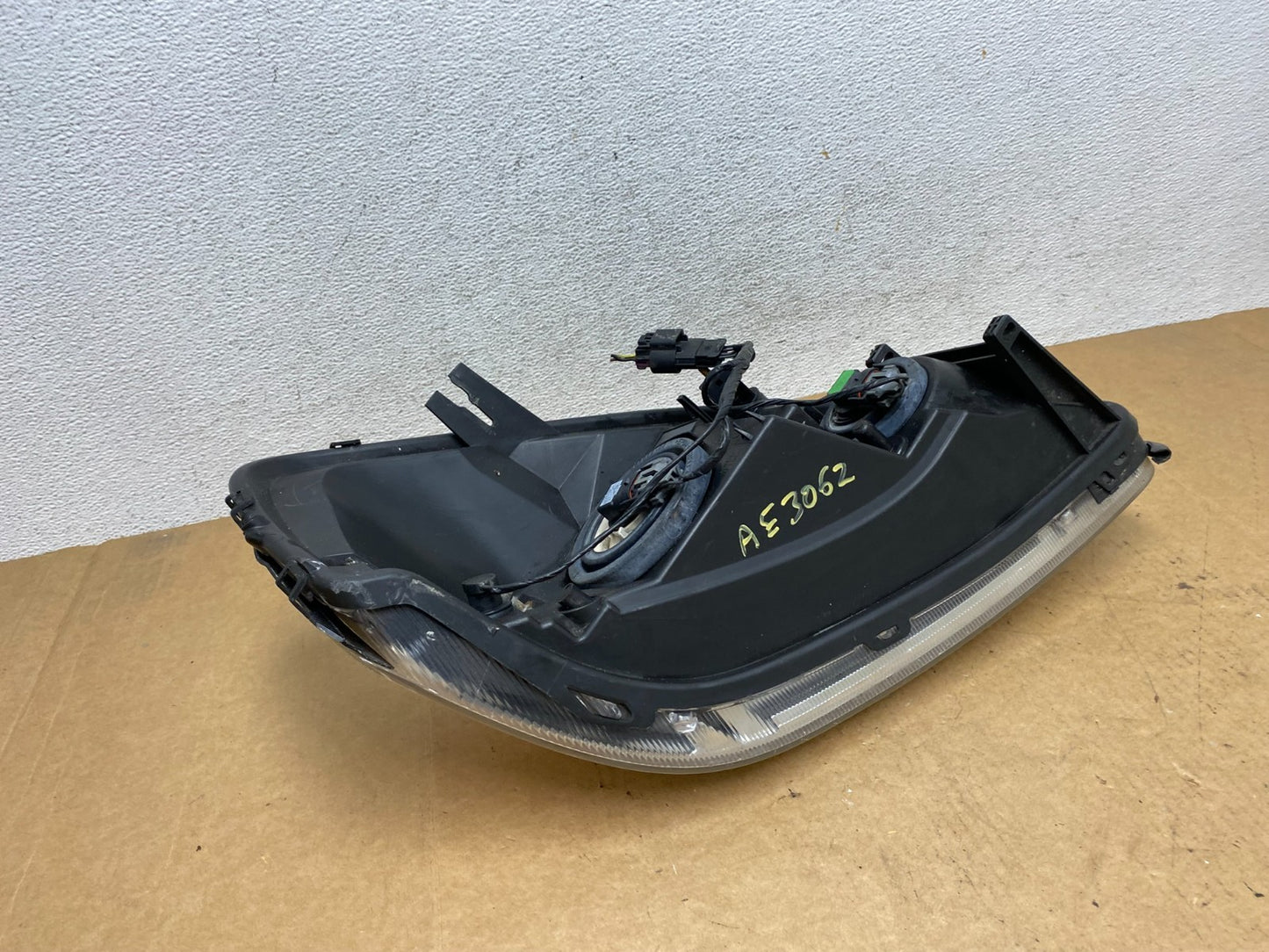 2005 - 2009 Pontiac Montana / Uplander Left Driver LH Headlight AE3062 DW7