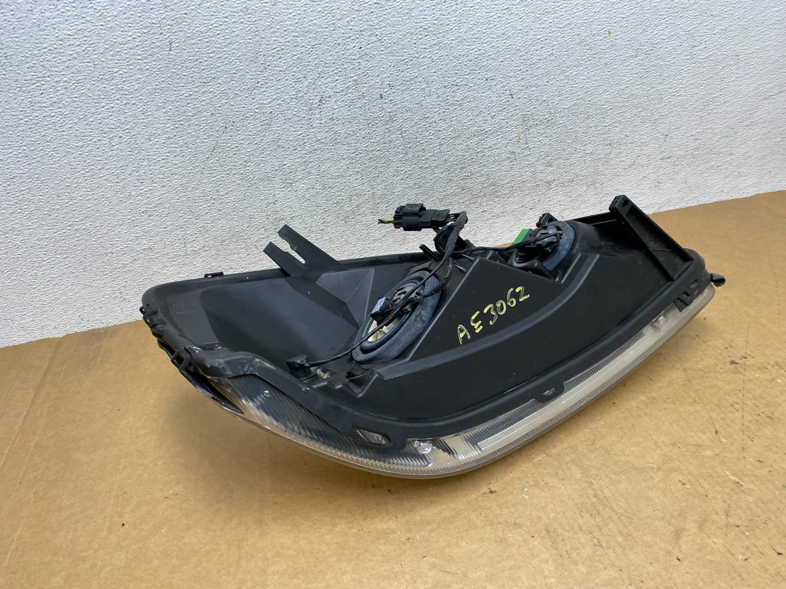 2005 - 2009 Pontiac Montana / Uplander Left Driver LH Headlight AE3062 DW7