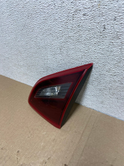 2016 2017 2018 Nissan Altima Right Passenger Side Inner Tail Light AE9668 LK1