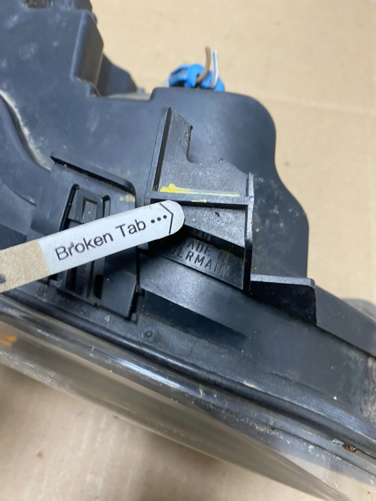 1997 - 2000 BMW E39 5 Series Headlight Right Passenger RH Halogen OEM J8505 DW6