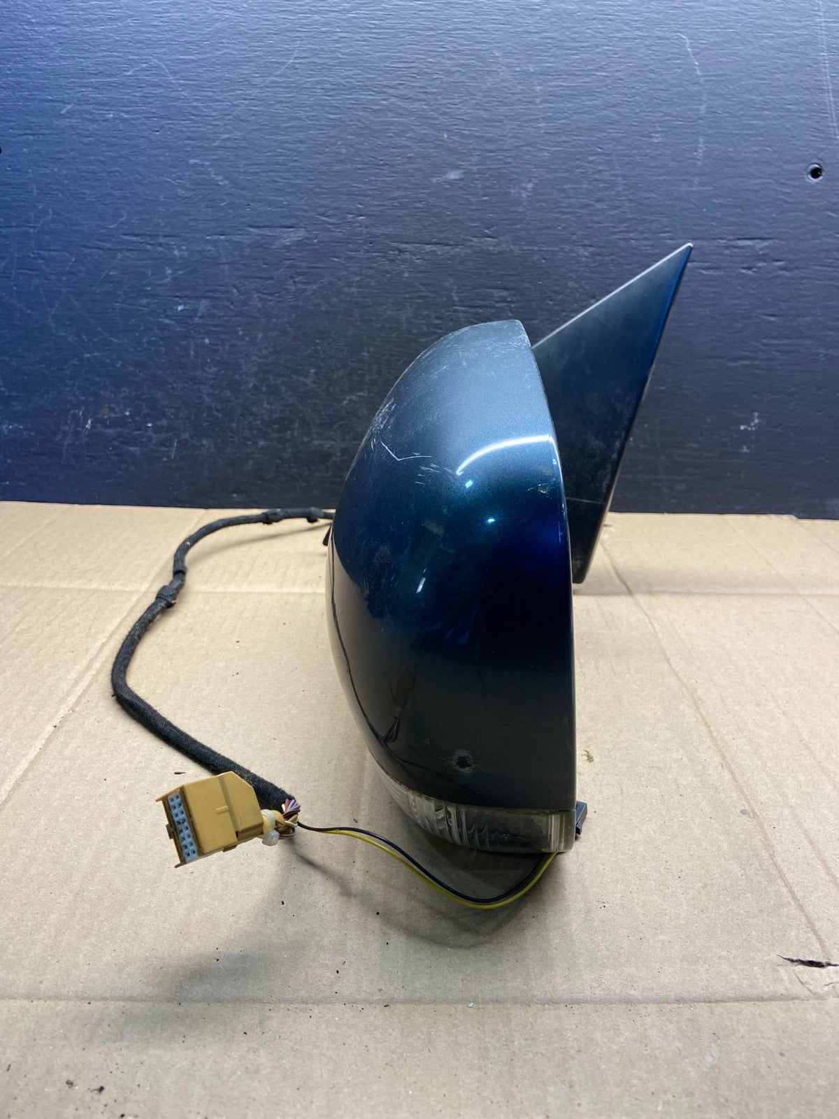 2004 to 2007 Volkswagen Touareg Left Door Power View Door Mirror AD1800 DG10