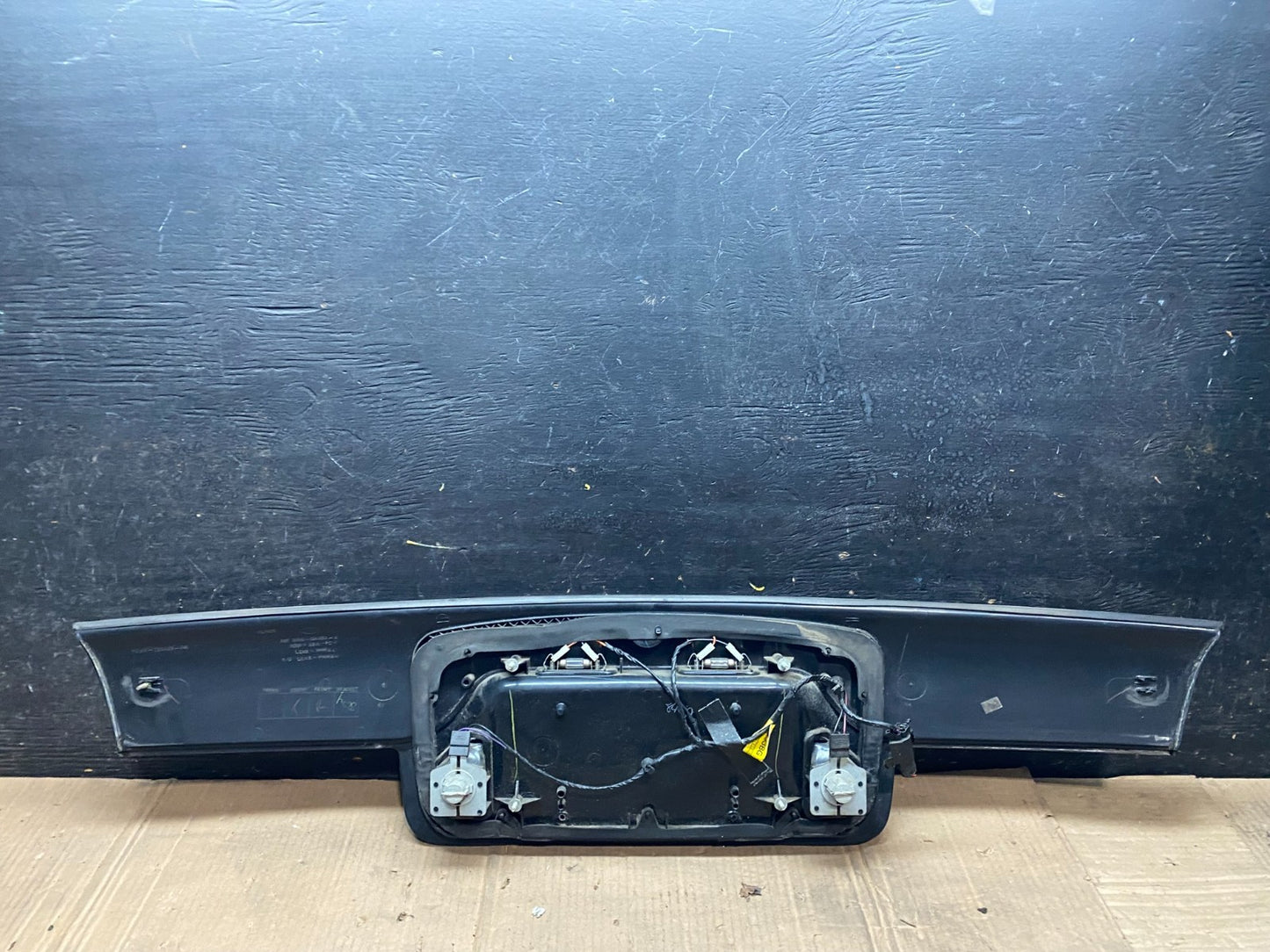 1998 1999 2000 Ford Contour Center Trunk License Plate Tail Light Oem W2192 DG3