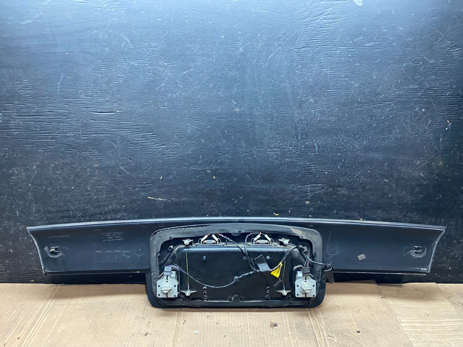 1998 1999 2000 Ford Contour Center Trunk License Plate Tail Light Oem W2192 DG3