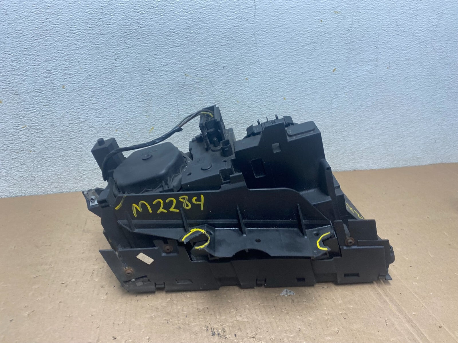 1999-2001 BMW 7 Series E38 740i Halogen Left Driver LH Headlight M2284 DW11