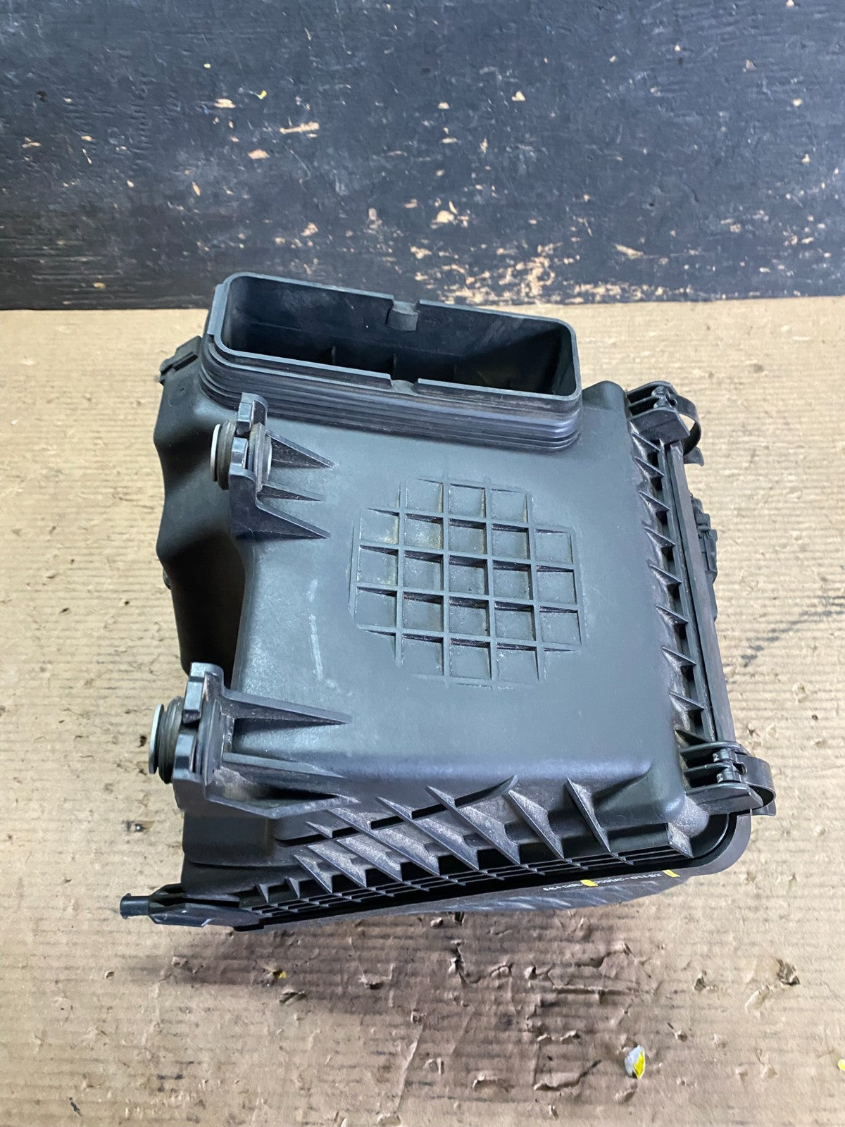 2014 2015 2016 Kia Cadenza 3.3L Air Filter Intake Housing S3555 DG6