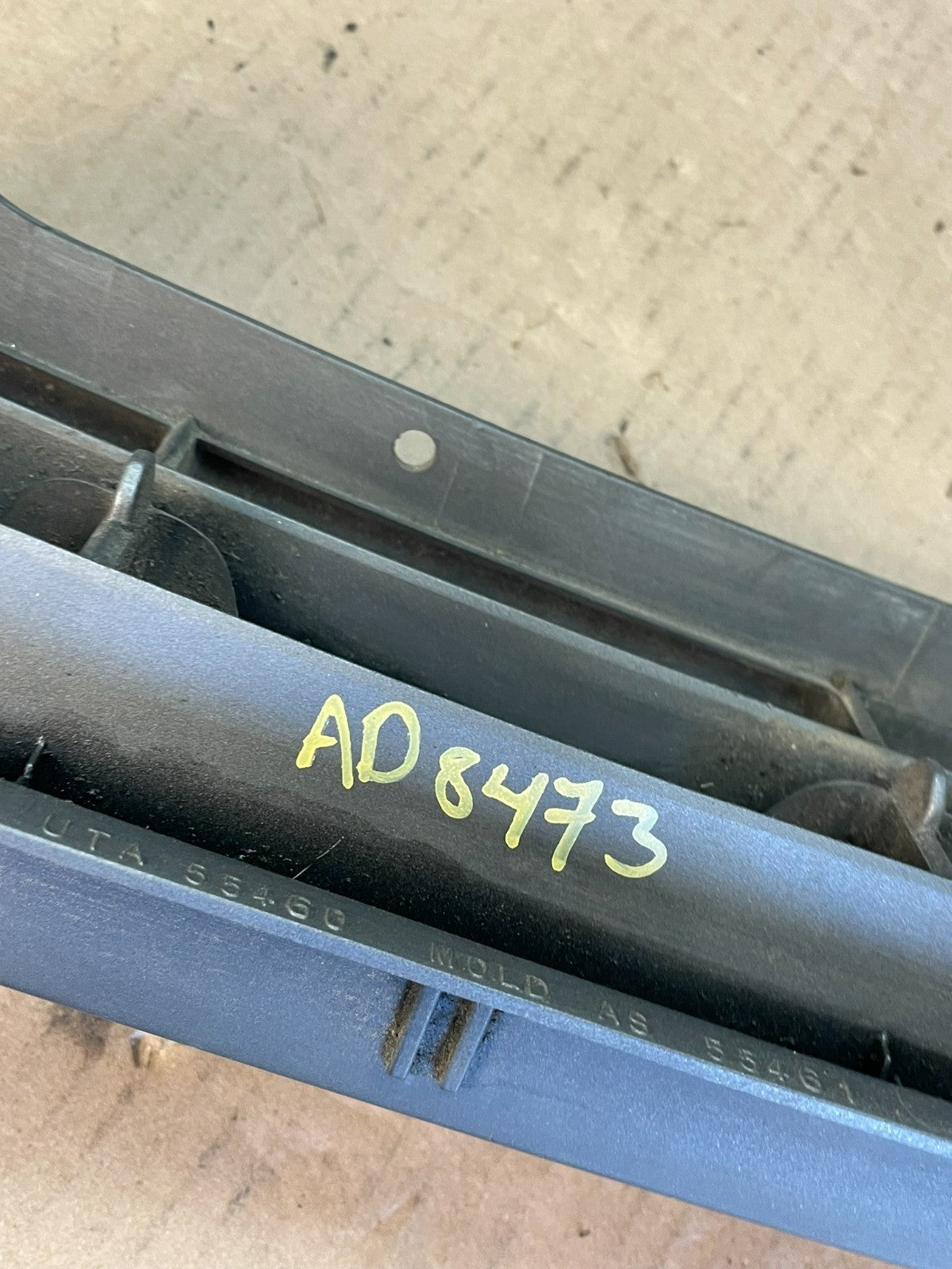 1992 1993 1994 Toyota Camry Front Upper Grill Grille AD8473 DG7