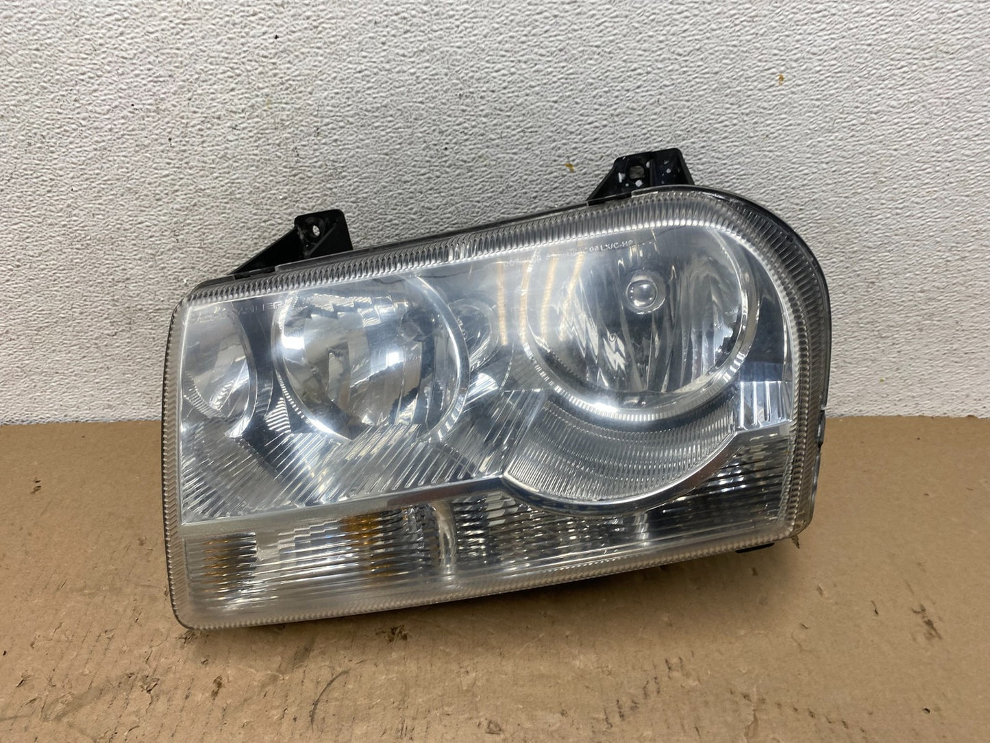 2005 2006 2007 Chrysler 300 Left Driver LH Halogen Headlight AF3279 DW0