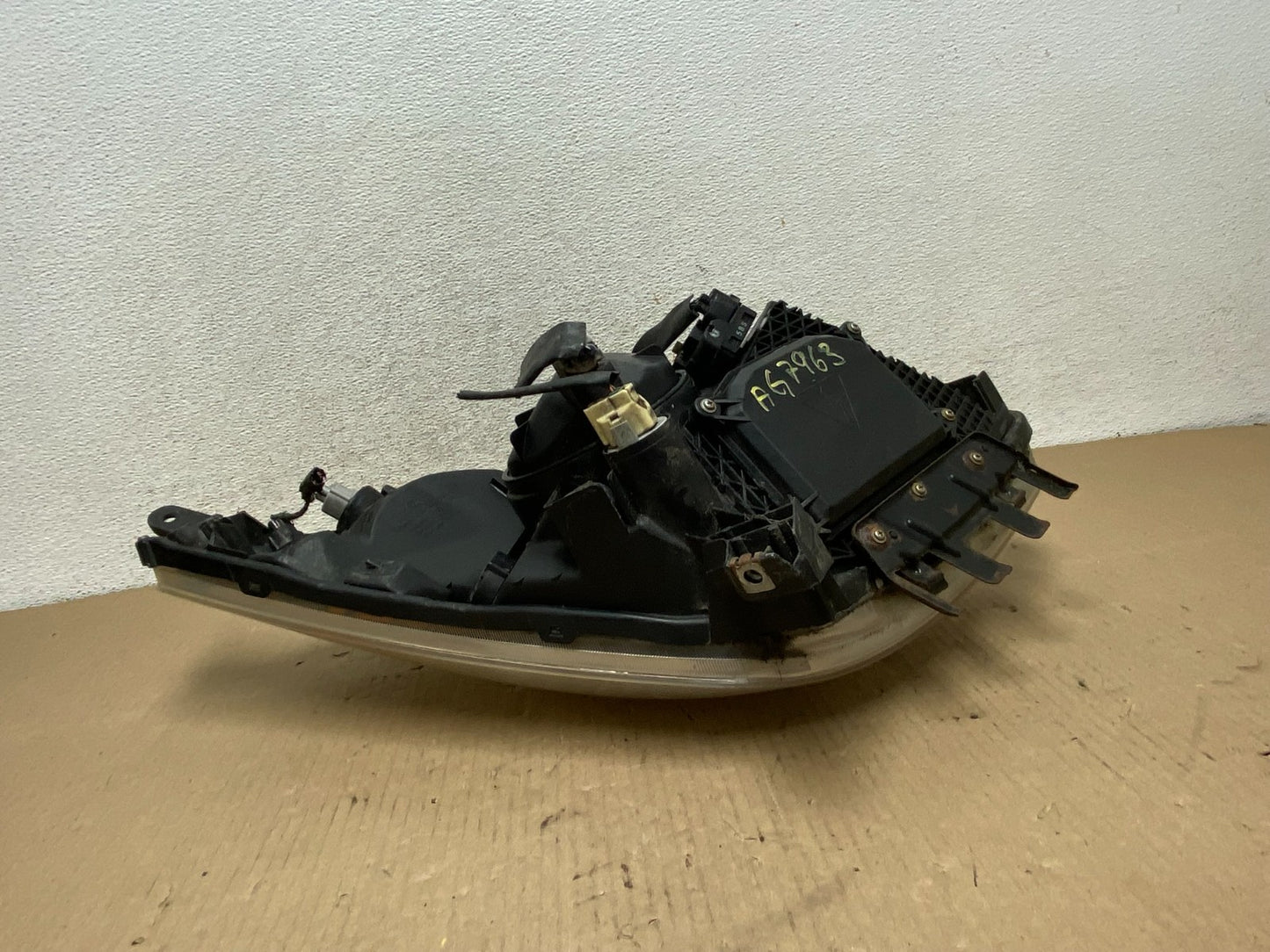 2004 - 2005 Toyota Prius Left Driver Lh Xenon HID Headlight AG7963 DW6