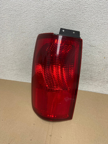 1998 to 2002 Lincoln Navigator Left Driver LH Side Tail Light DEPO AE9424 LK0