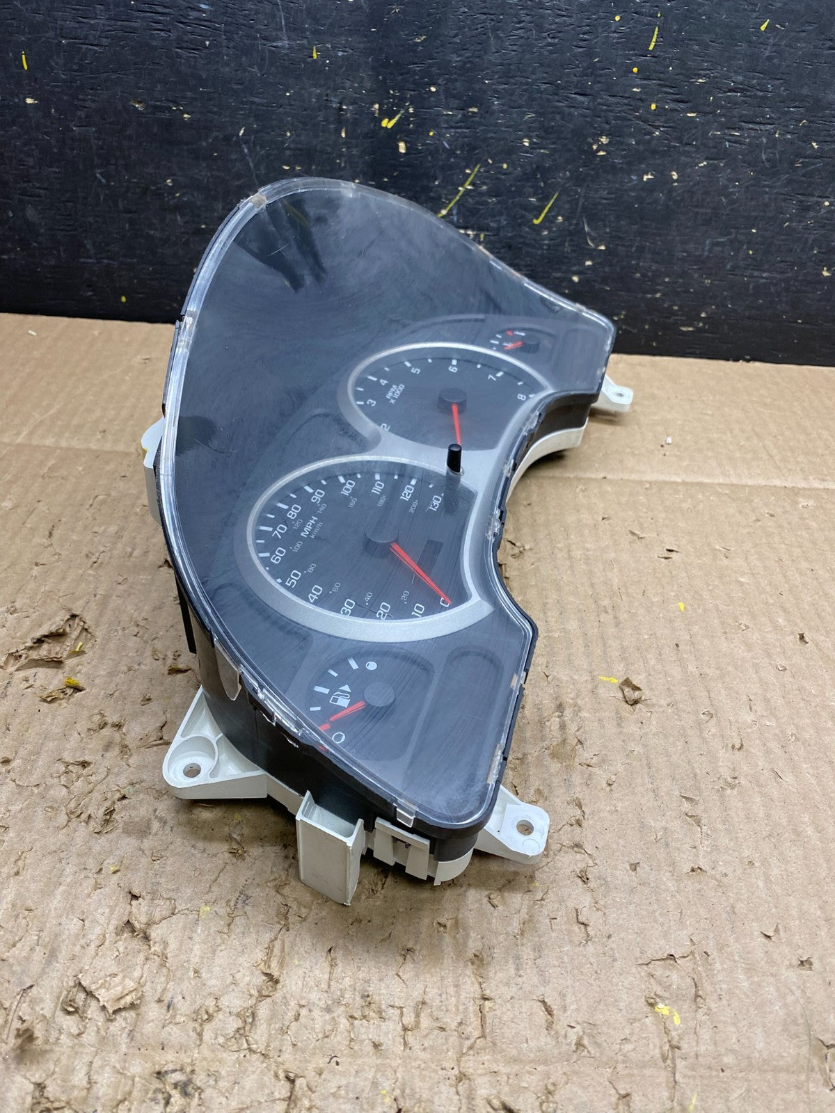 2005 2006 Chevrolet Equinox Cluster Gauge Speedometer ECM V1666 DG1