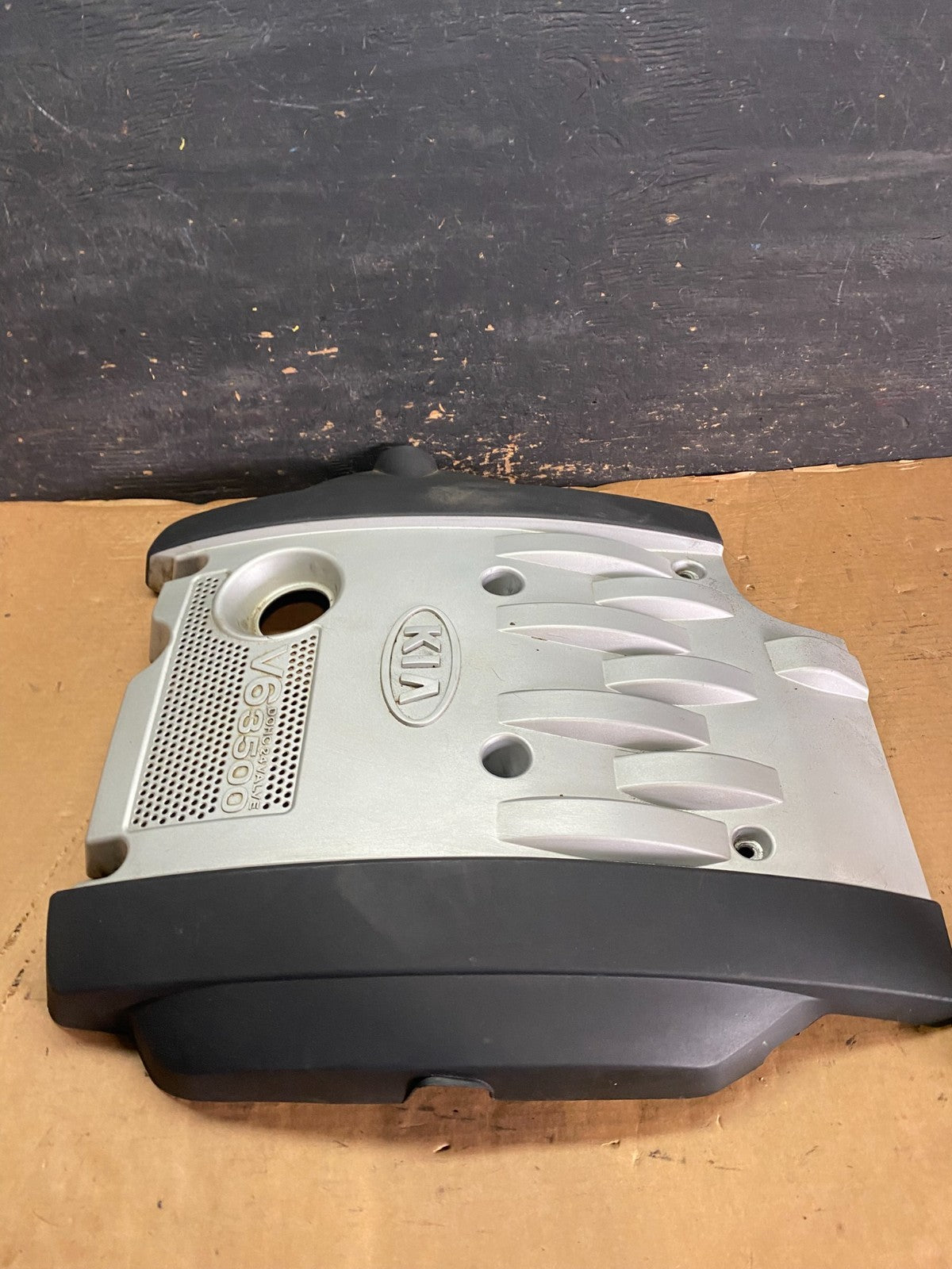 2002 to 2005 Kia Sedona V6 3.5L Engine Motor Cover Oem S0457 DG2