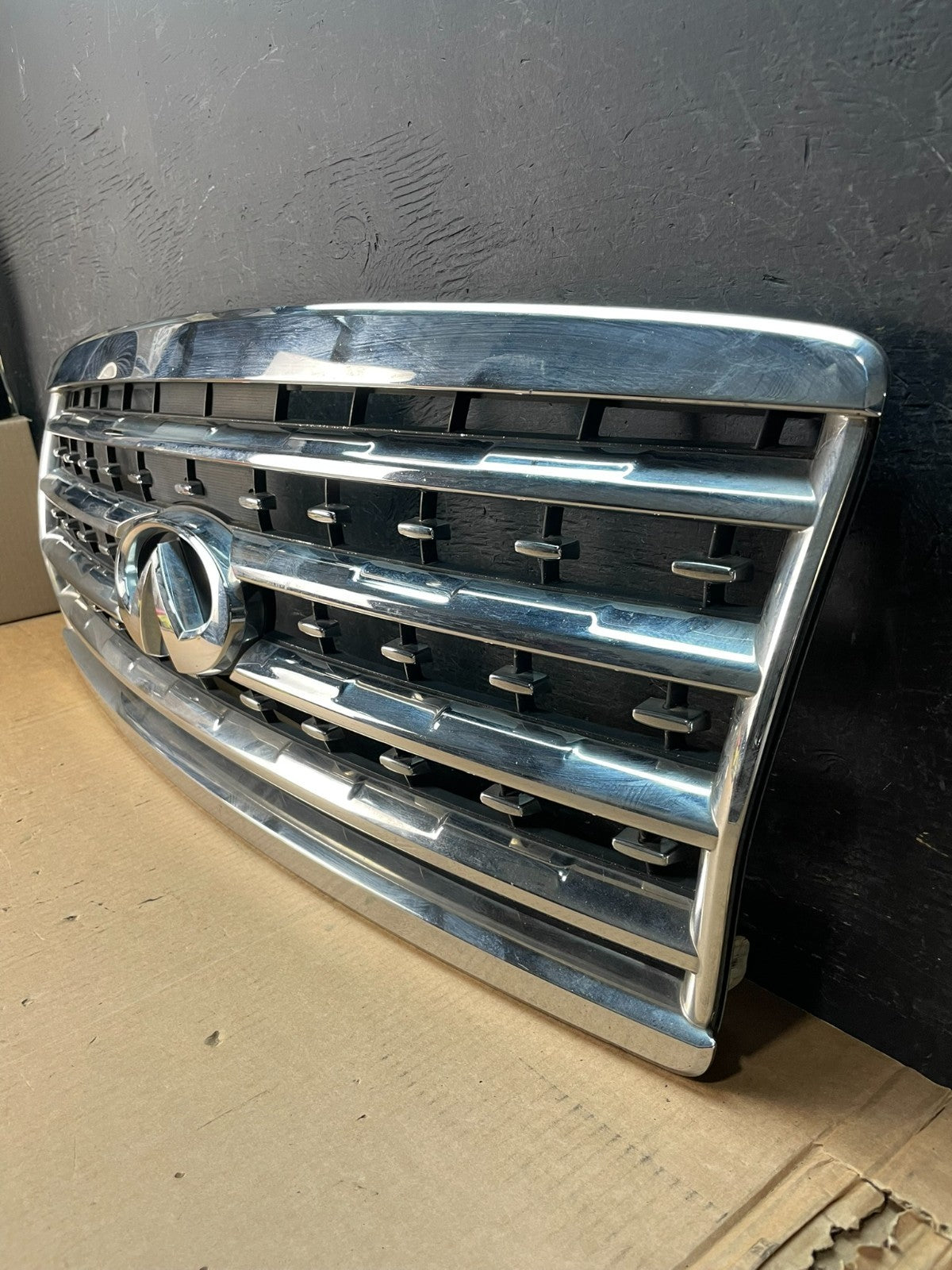 2008 to 2010 Infiniti QX56 Front Upper Chrome Grill Grille ae8462 DG1