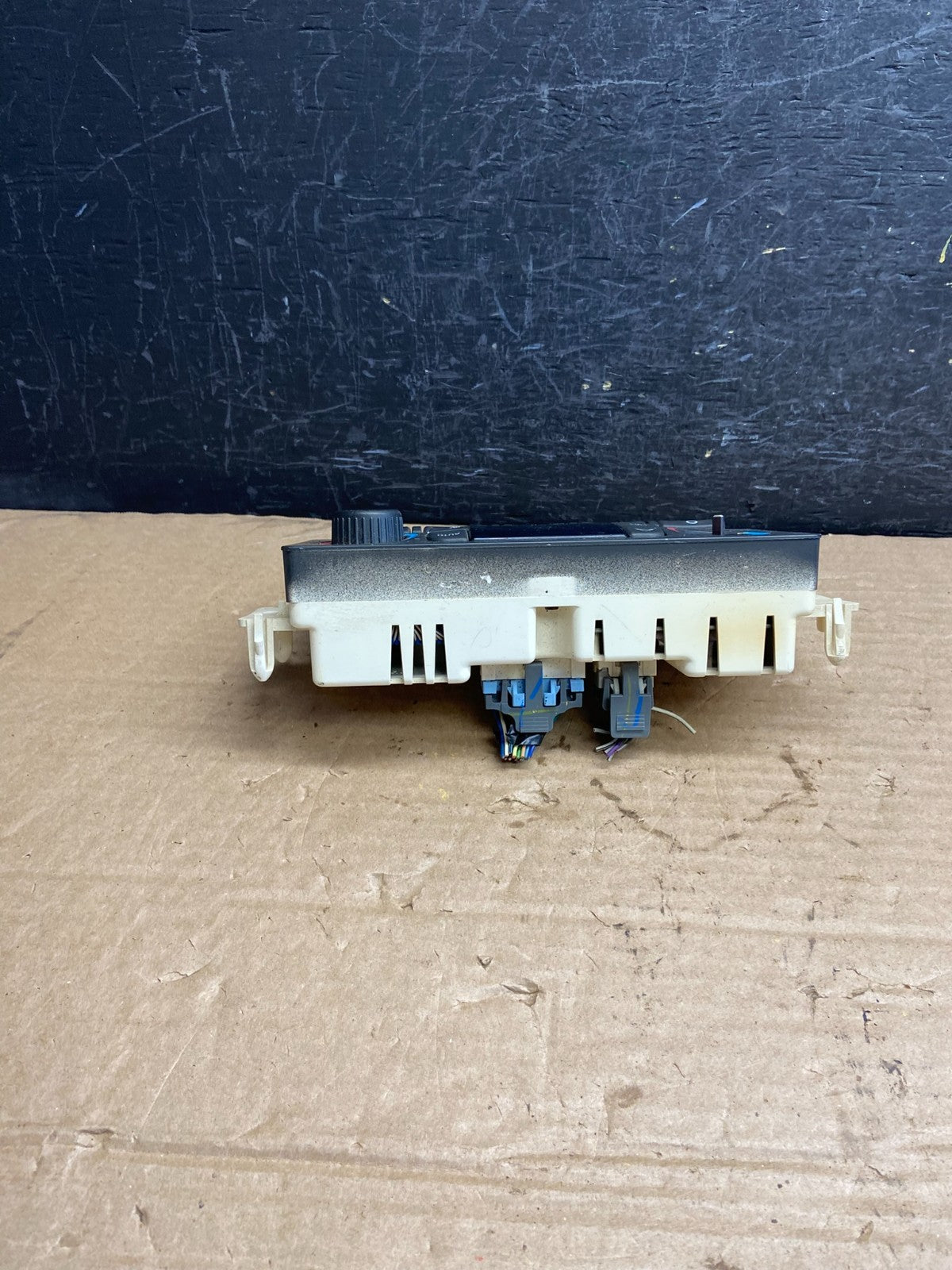 2003 - 2006 GMC Chevrolet Express 1500 Climate Control A/C AF2071 DW3