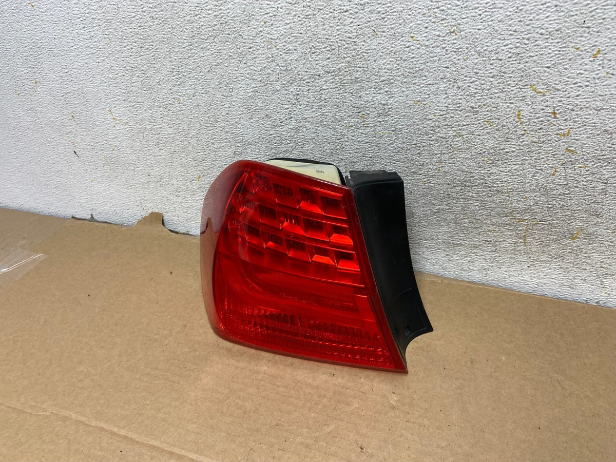 2009 2010 BMW 323i 325i 328i 335i 3 Series Left Driver Tail Light AH7743 LK2