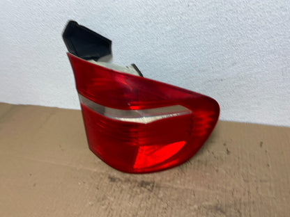 2007 to 2010 Bmw X5 E70 Right Passenger Rh Side Tail Light OEM AB8462 DW1