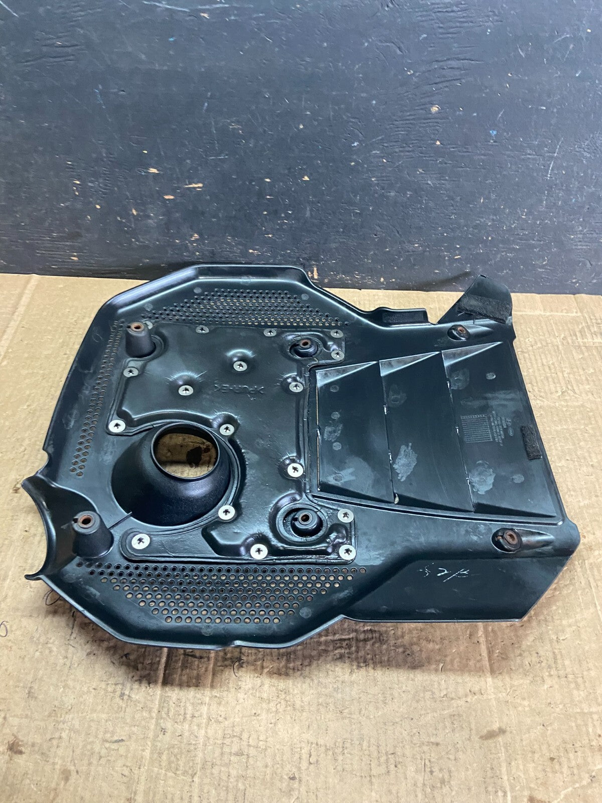 2006 to 2010 Hyundai Azera V6 Engine Motor Shield Cover OEM o3319 DG7