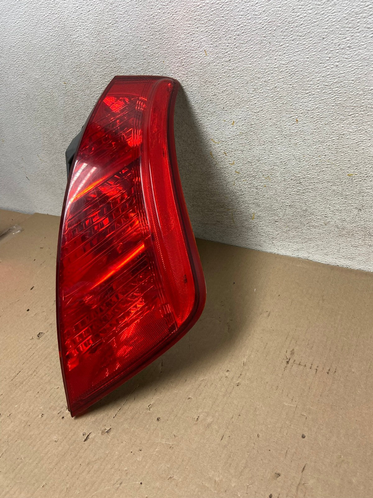 2003 2004 2005 Nissan Murano Right Passenger Rh Side Tail Light AH5798 LK2
