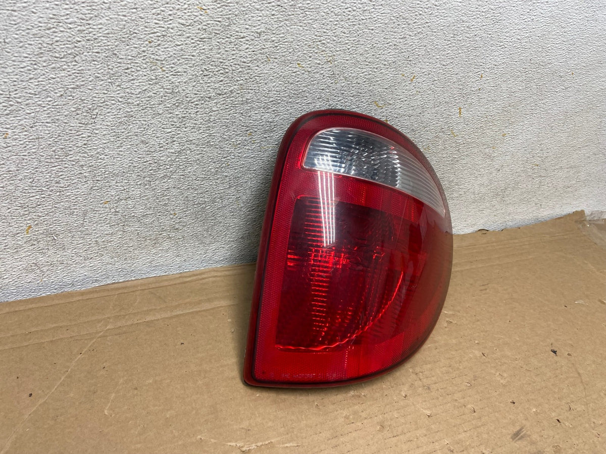 2004 - 2007 Dodge Grand Caravan Right Passenger Side Tail Light AH8358 LK1