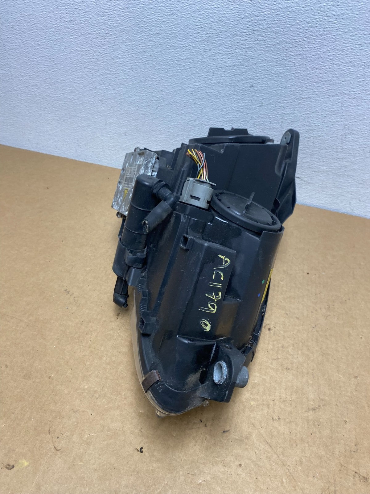 2008-2011 Mercedes C-Class C350 C300 Left Driver Xenon Headlight AC1790 DW9