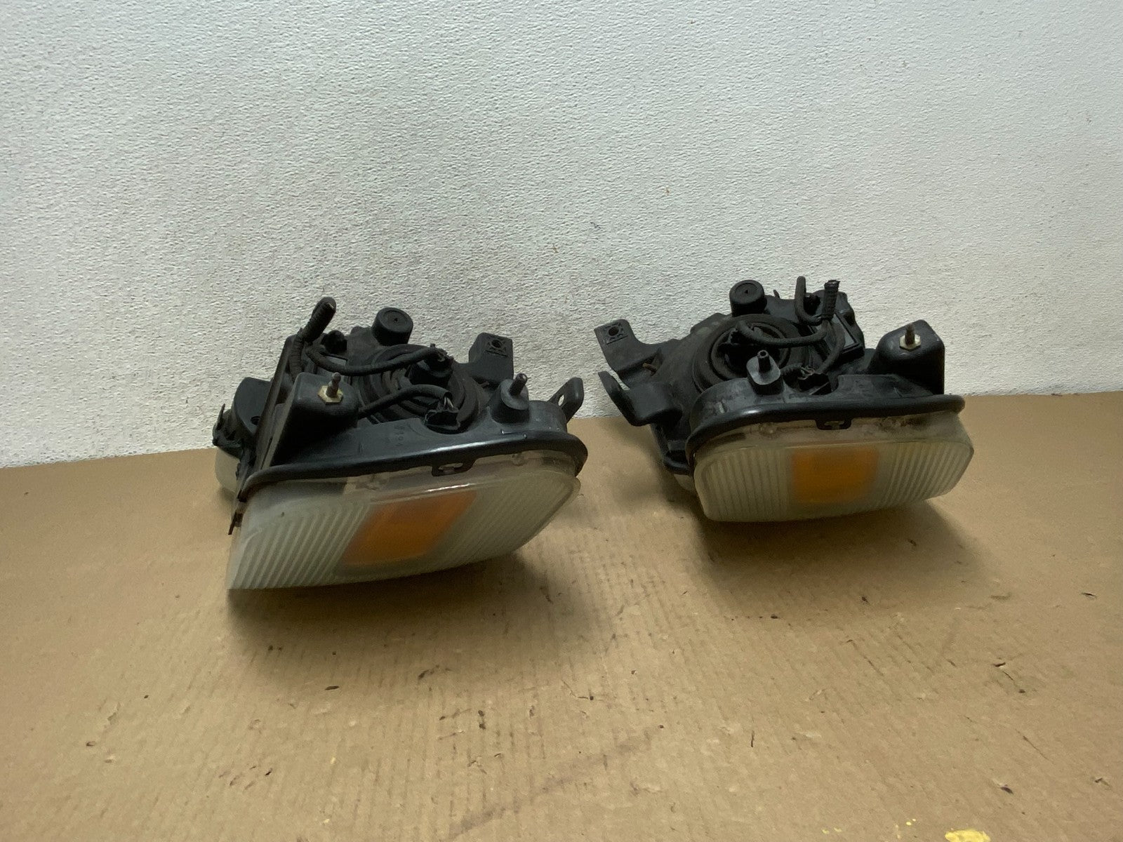 2006 2007 2008 2009 2010 Ford Explorer Left+Right Set Headlights AG7965 DW10