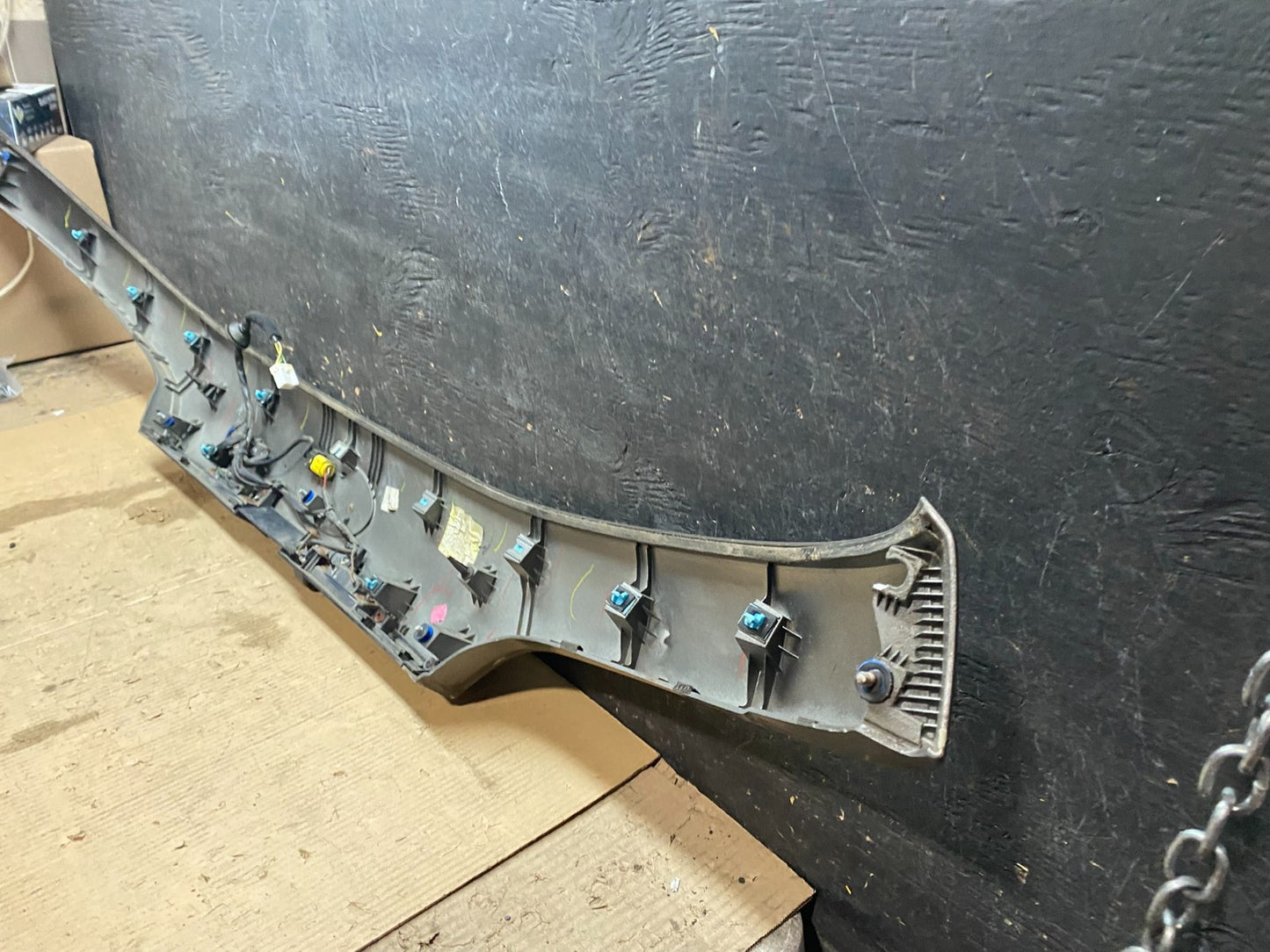 2014 to 2015 Kia Sorento Rear Trunk Lift gate Cover Panel Oem X3331 DG11