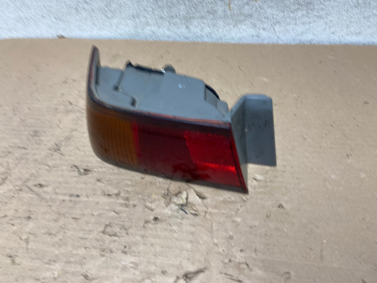 1997 1998 1999 Toyota Camry Tail Light Left Driver Rh Side AI1024 LK1
