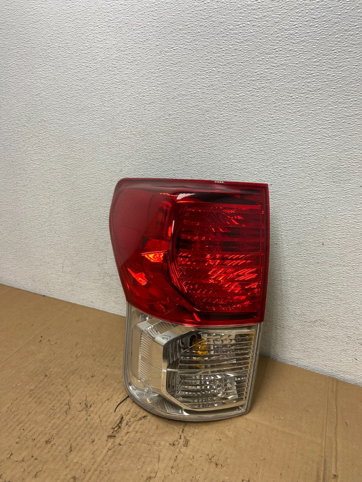 2007 to 2013 Toyota Tundra Left Driver LH Tail Light AD2398 DG0