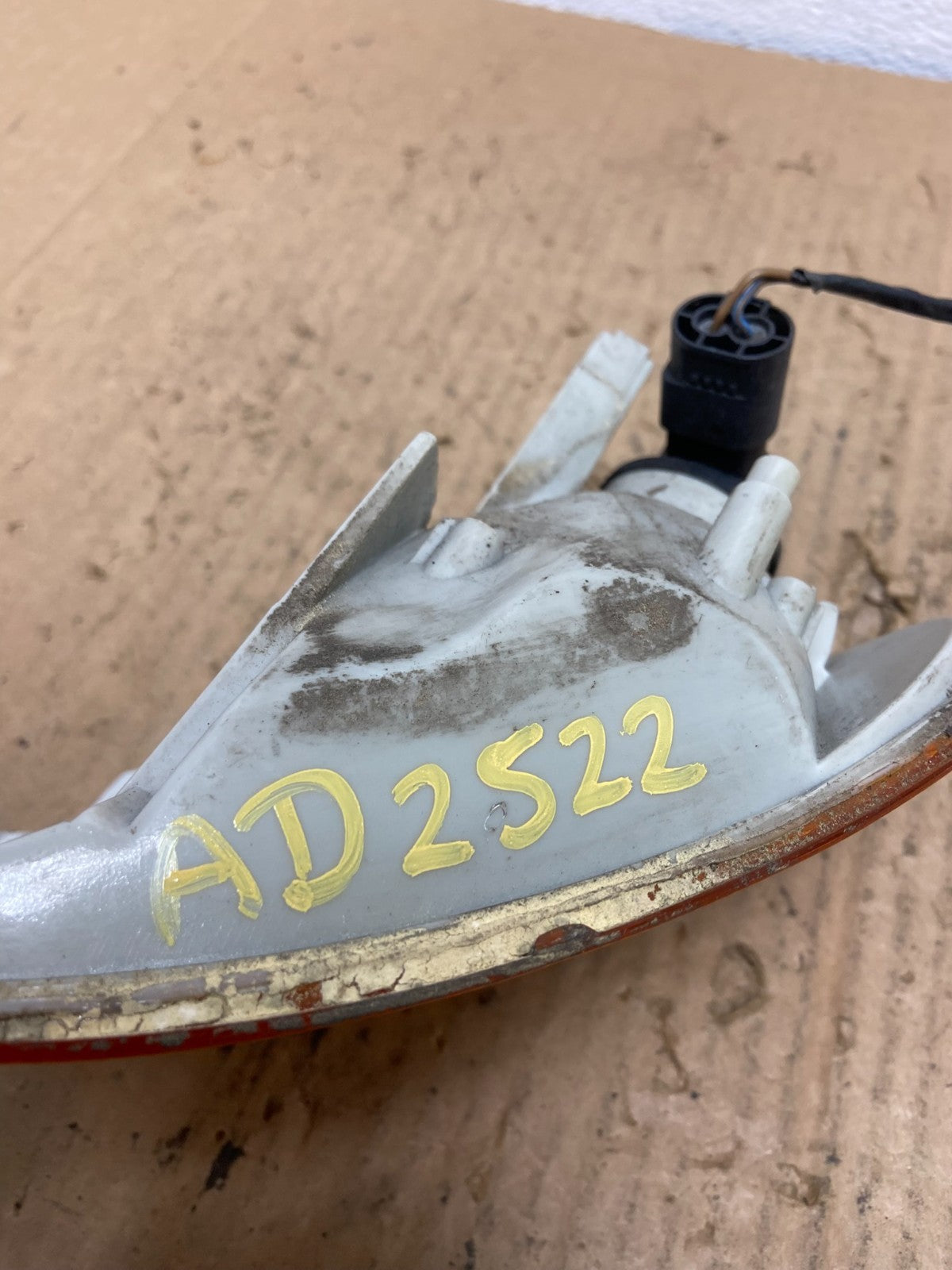2000 to 2003 BMW 325Ci 330Ci E46 Coupe Right Passenger Turn Signal AD2522 DW5