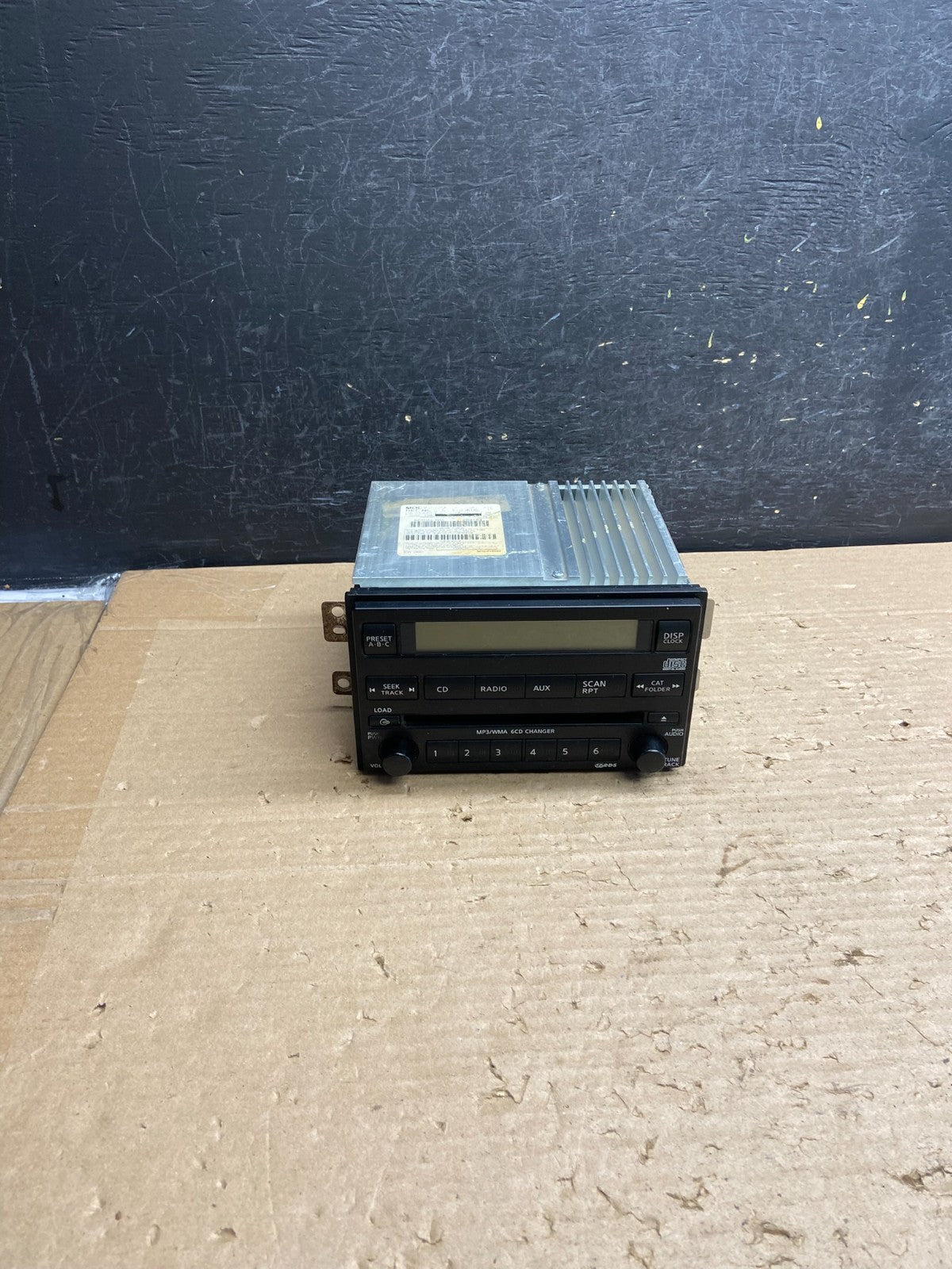 2008 to 2015 Nissan Titan Am Fm Cd Player Radio Receiver AG8521 DG0