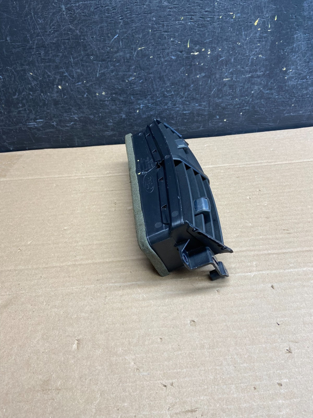 2011 to 2014 Ford Edge Center Dash Radio Panel Air Vent ag5097 DG1
