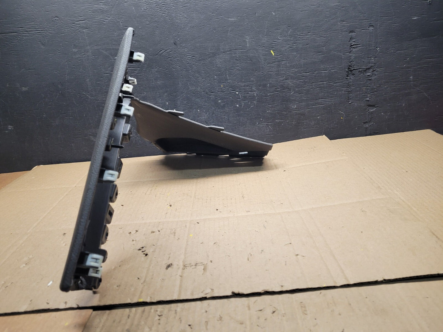 2013 to 2016 Lincoln MKS Front Right Dash Lower Panel Molding OEM i4943 DG13
