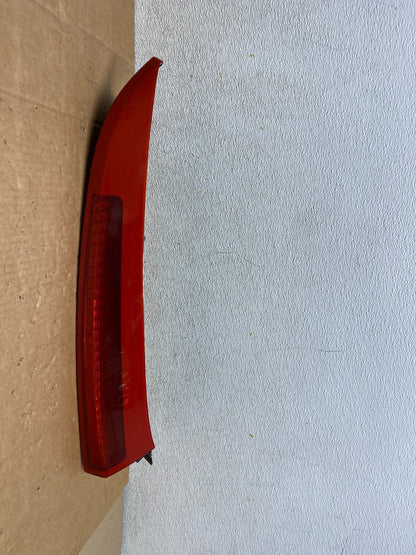 2003 to 2006 Volvo XC90 Right Passenger Side Upper Tail Light I0057 DG10