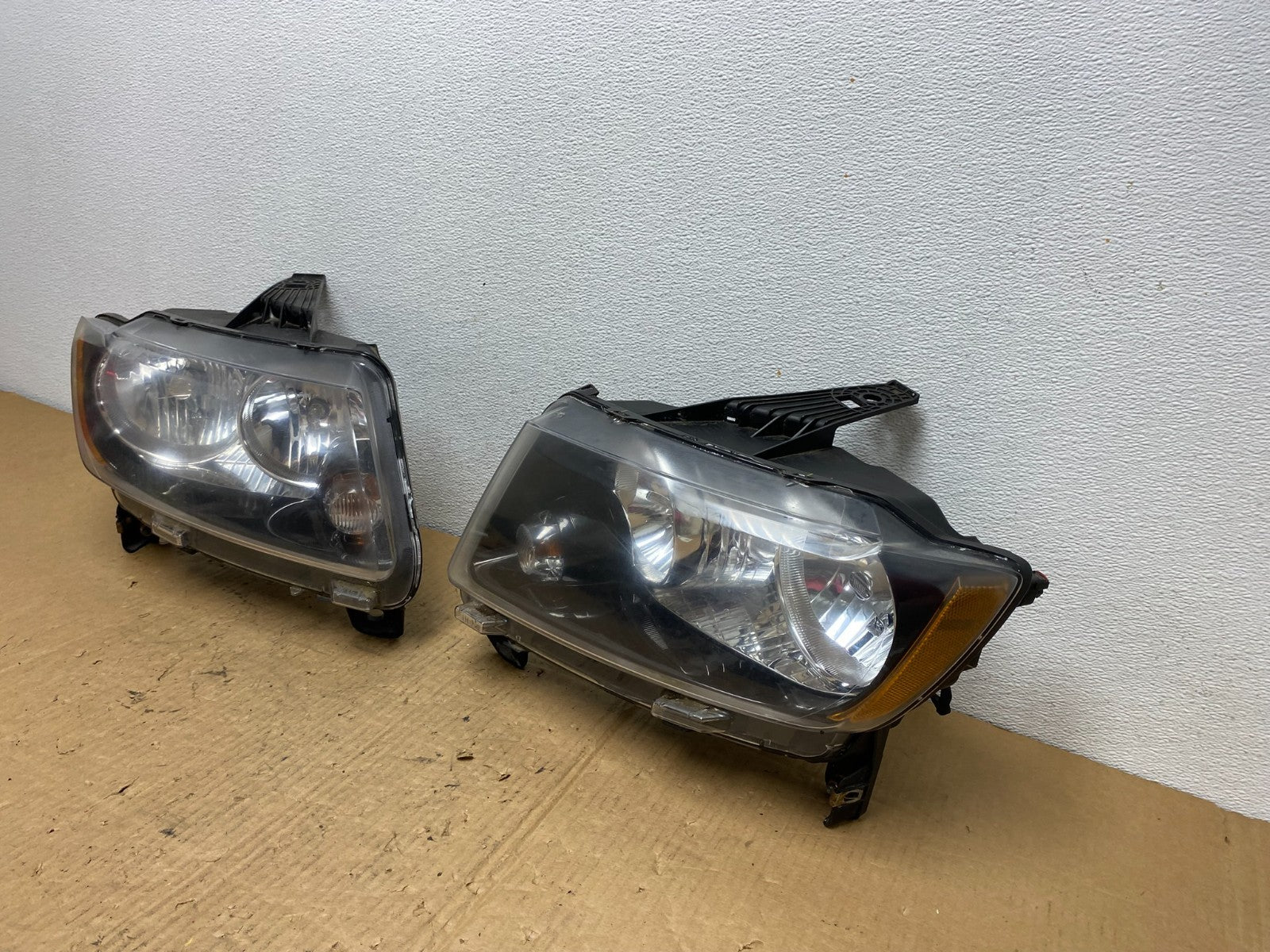2011-2013 Jeep Grand Cherokee Left+Right Halogen Headlights AC8122 DW1