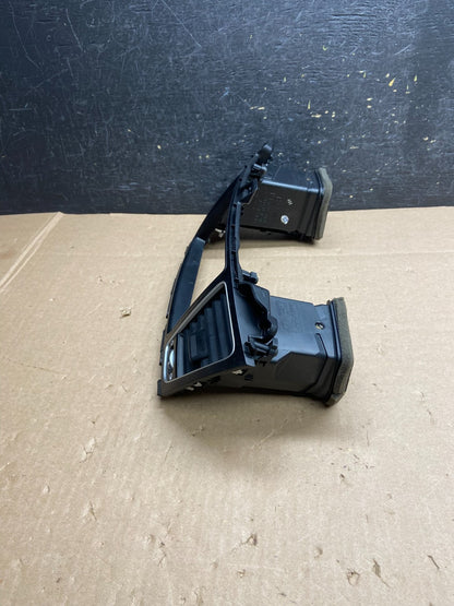 2014 2015 2016 Kia Cadenza Front Center Console Radio Bezel Air Vent ai6354 DG2