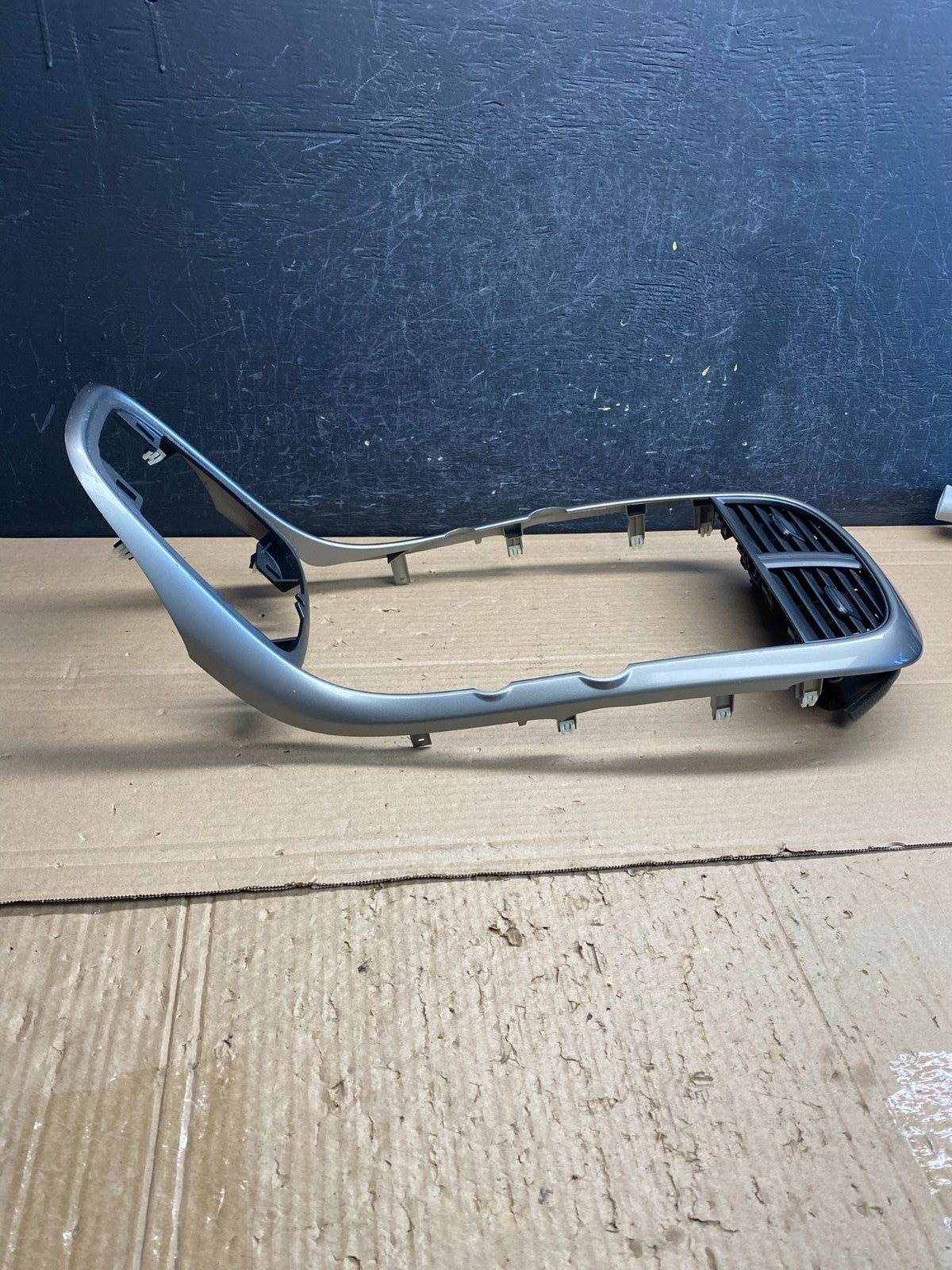 2013-2015 Chevrolet Malibu Center Dash Radio Switch Air Vent Trim Bezel AG01381
