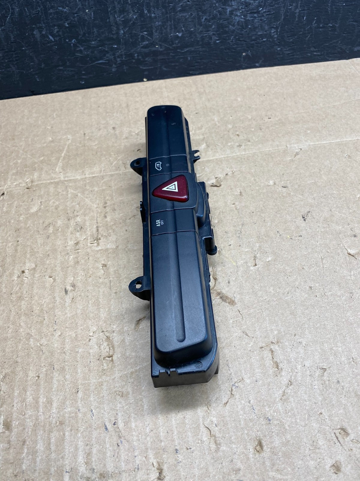 2006-2011 Mercedes Dodge Sprinter Center Hazard Door Lock Unlock Switch AC6419 D1
