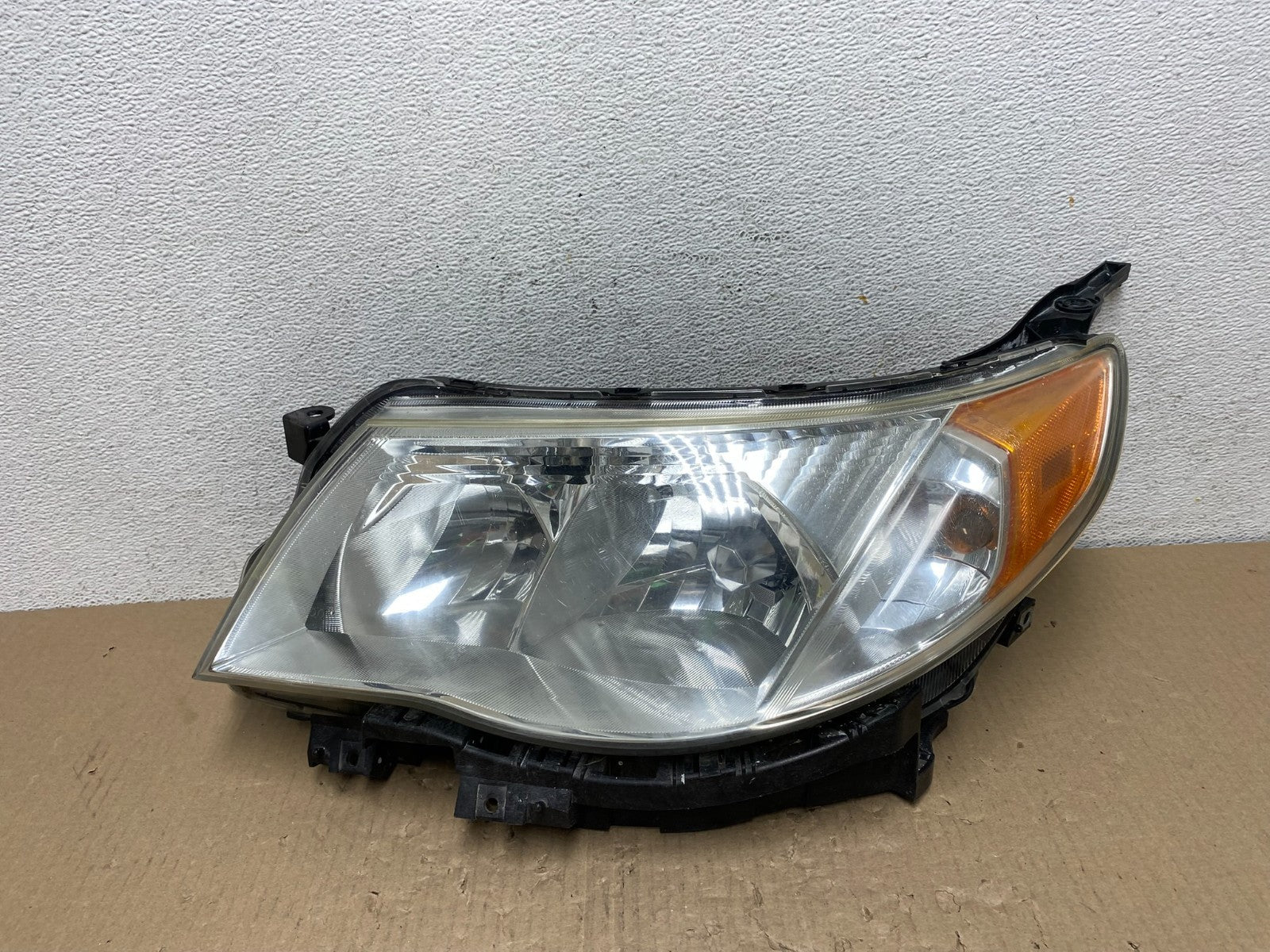 2009-2013 Subaru Forester Left Driver LH Halogen Headlight AE9704 DW0