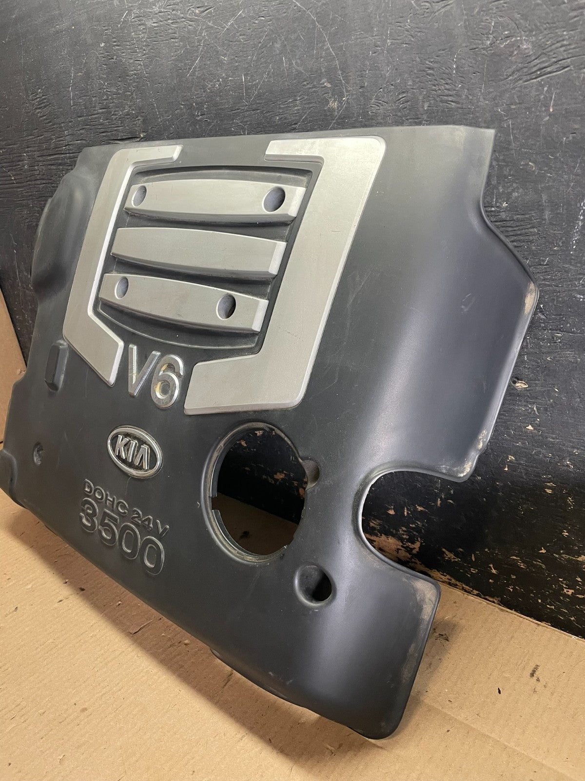 2003 to  2006 Kia Sorento 3.5L V6 Engine Motor Top Lid Cap Cover OEM Z8504 DG2
